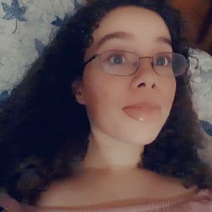 Meet your Posher, Gabriela